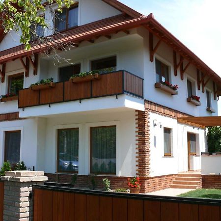 Sara Apartman Hévíz Εξωτερικό φωτογραφία