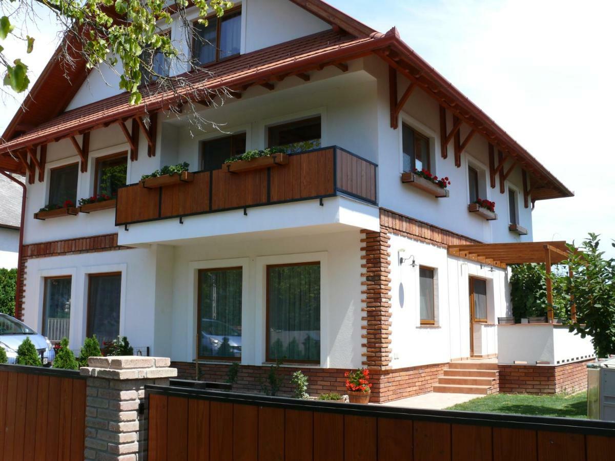 Sara Apartman Hévíz Εξωτερικό φωτογραφία